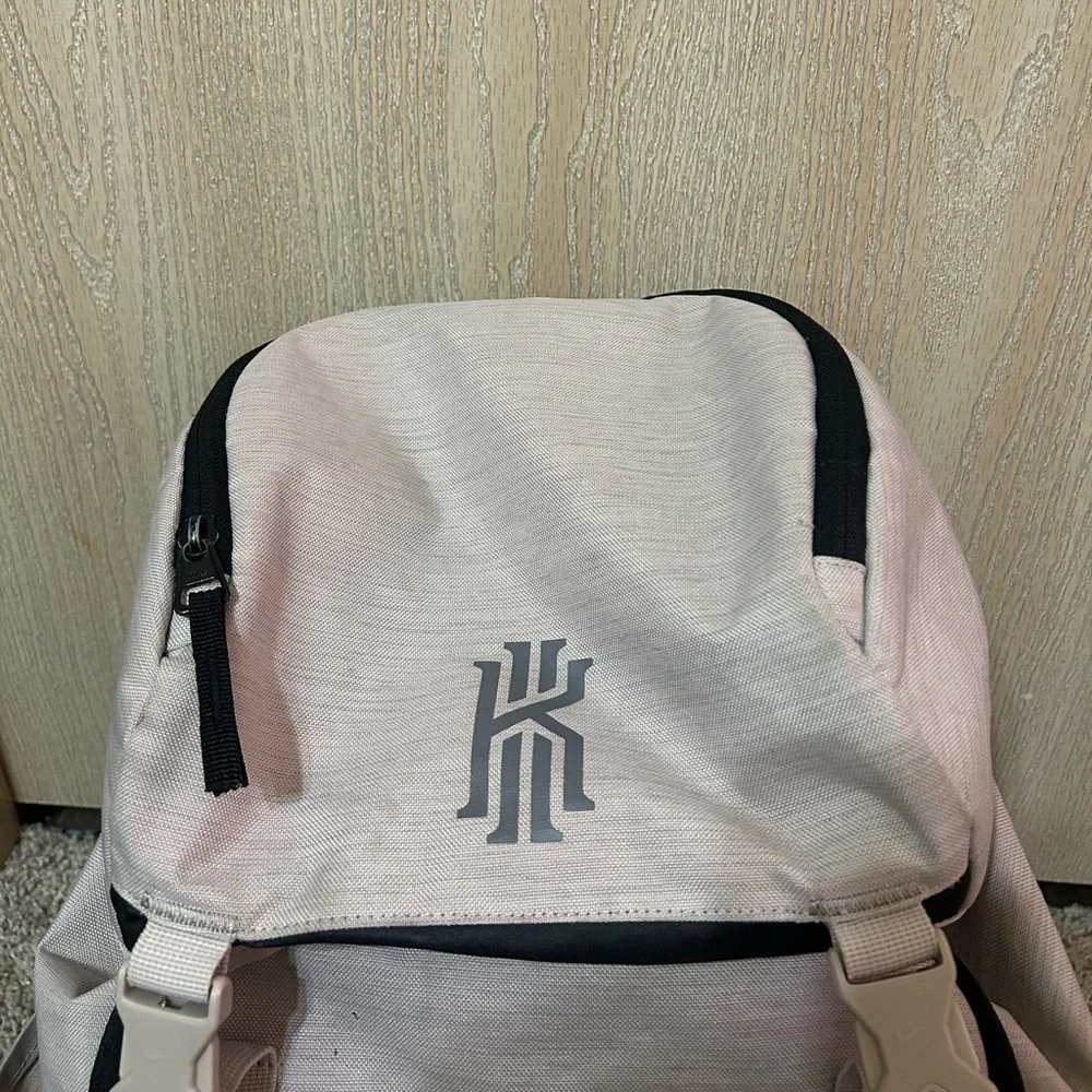 NIKE Kyrie Irving Elite Basketball Bag Backpack Cream Black Travel Spacious Gym